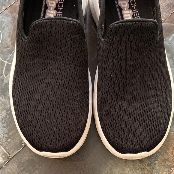 Like new Skechers | Go Walk Slip-Ins | Size 8 1/2 - Picture 13 of 16